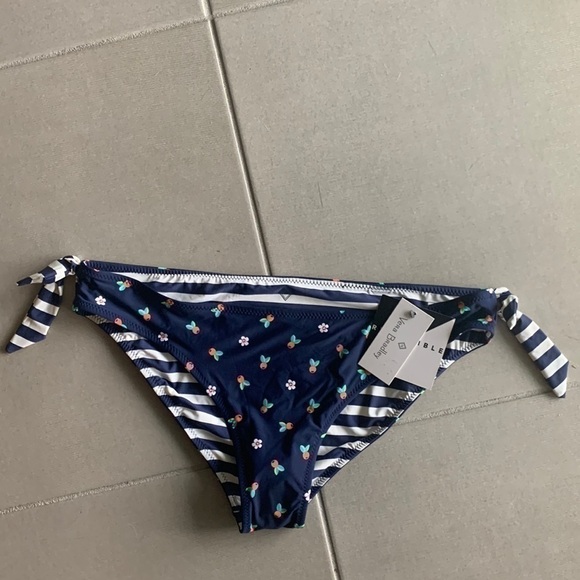 VERA BRADLEY REVERSIBLE TIE ON SIDE BIKINI BOTTOMS SZ L 12-14 SUMMER CRUISE - Picture 4 of 9